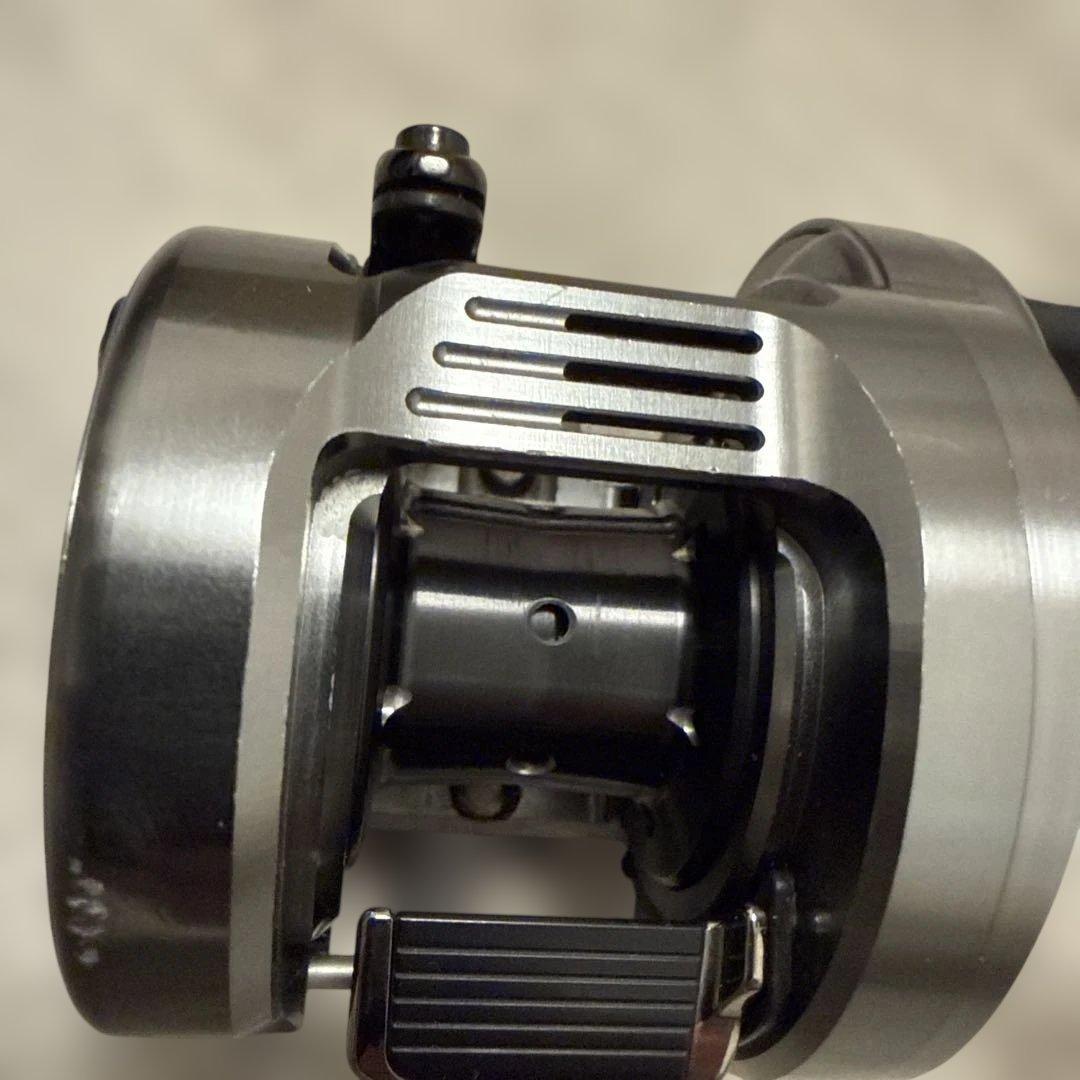 シマノ 20 カルカッタ コンクエストDC 100