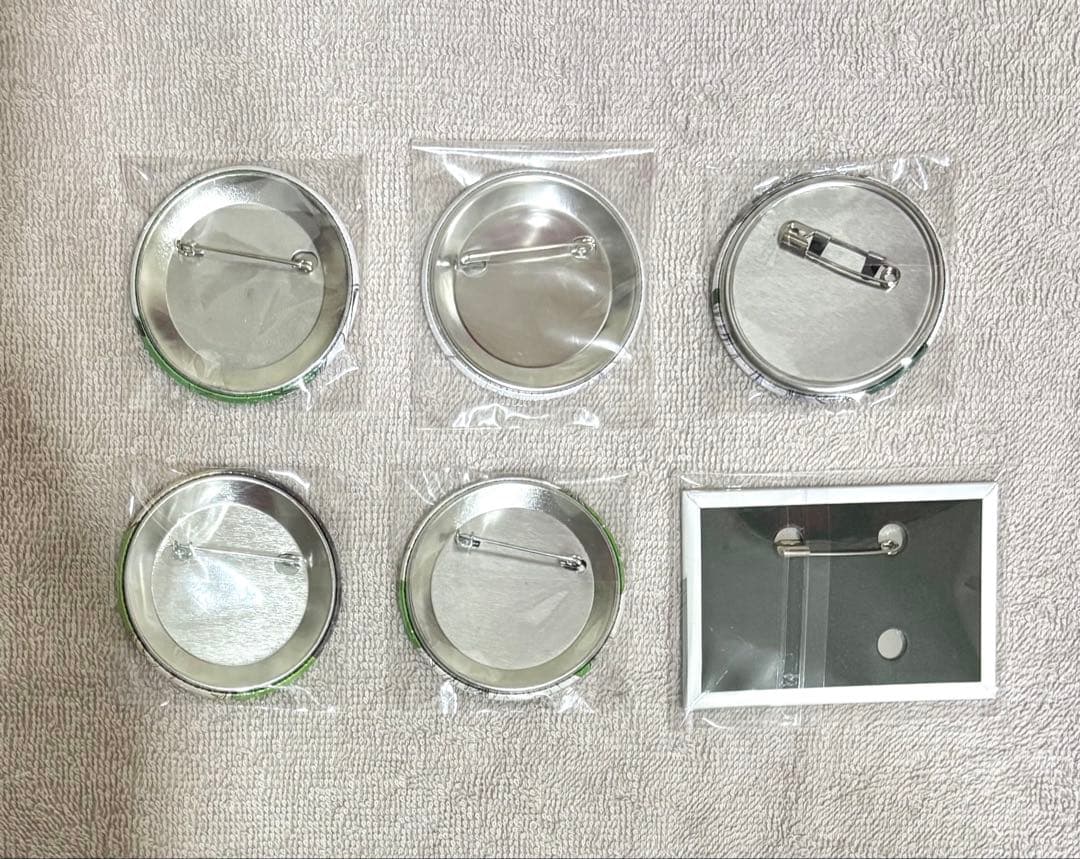 進撃の巨人　リヴァイ　缶バッジコレクション　原画　アプリ限定　特典　【希少】