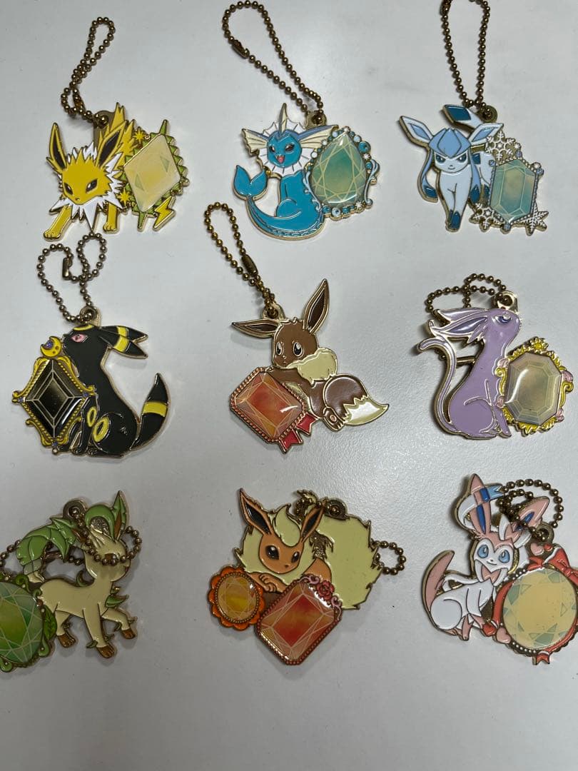 CRYSTAL DROPS メタルチャーム　キーホルダー　ブイズ