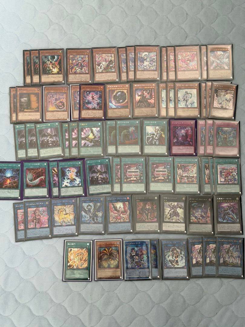 高レアリティ！遊戯王　引退デッキ・カード・スリーブセット！