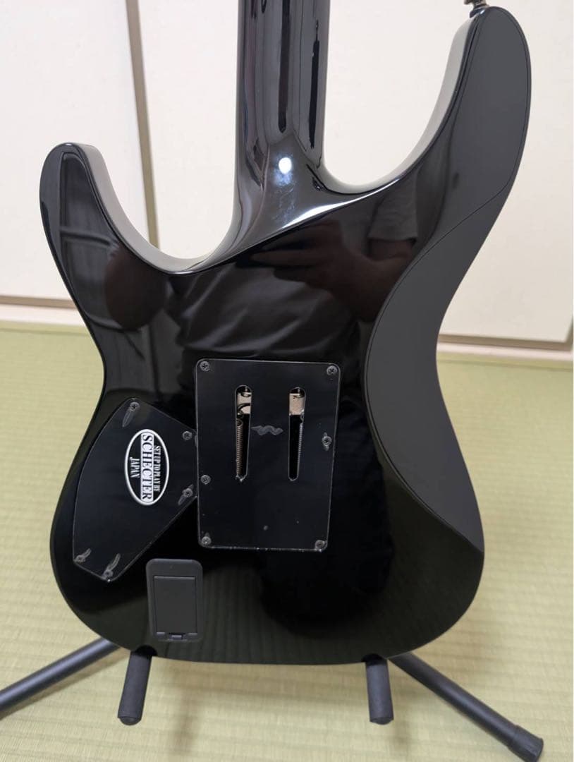 Schecter Diamond Series ブラックエレキギター