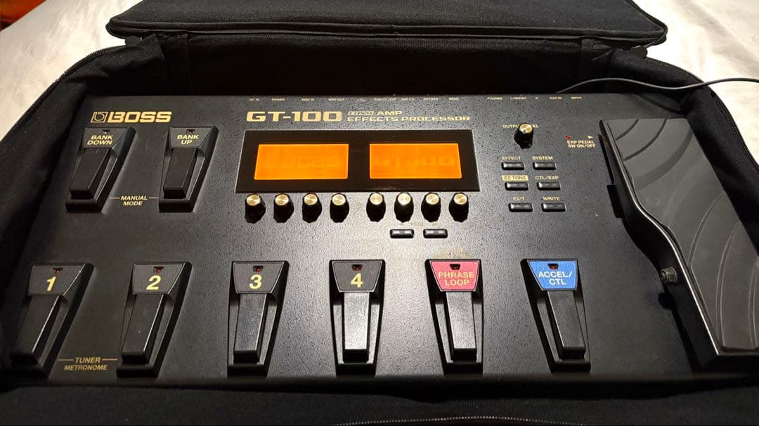 BOSS GT-100 マルチエフェクター 純正アダプター ソフトケース付き