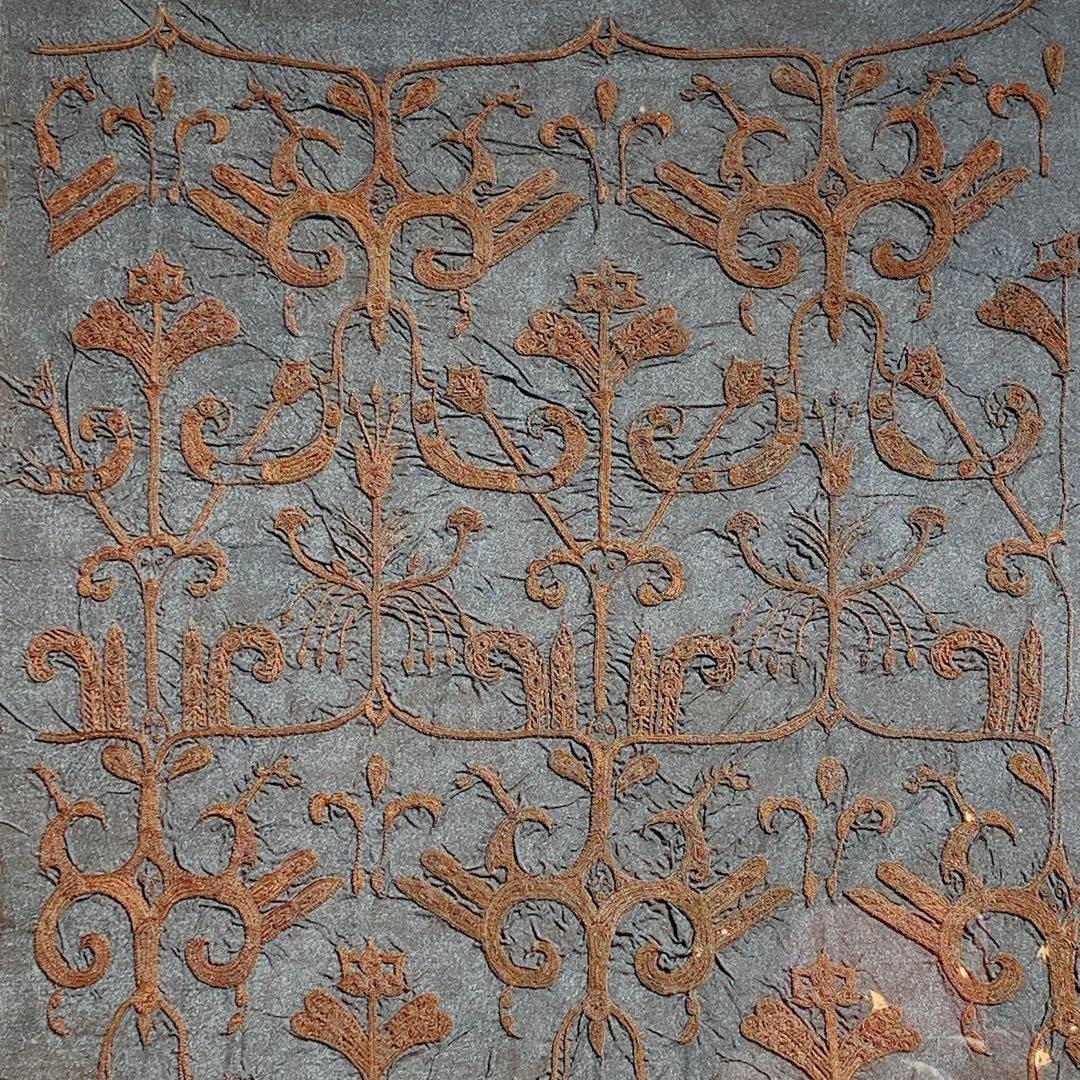 漢代　刺繍画　鳥草紋　中国　骨董品　古美術　古代シルク　絹　絵画