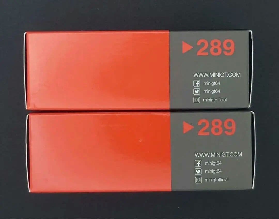 MINI GT Porsche Taycan Turbo S 2台セット.