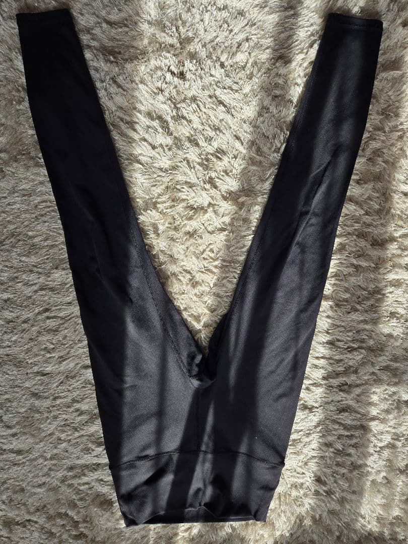 LAVAホットヨガウェア 破格値!パープルタンクトップと黒レギンスセットsサイズ