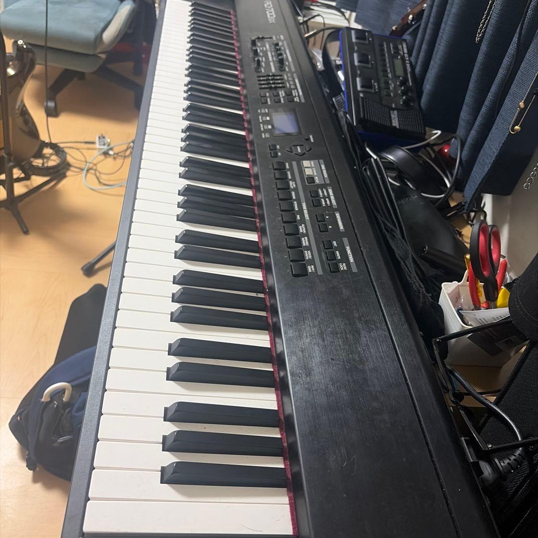 Roland RD 700 エレクトリックピアノ piano
