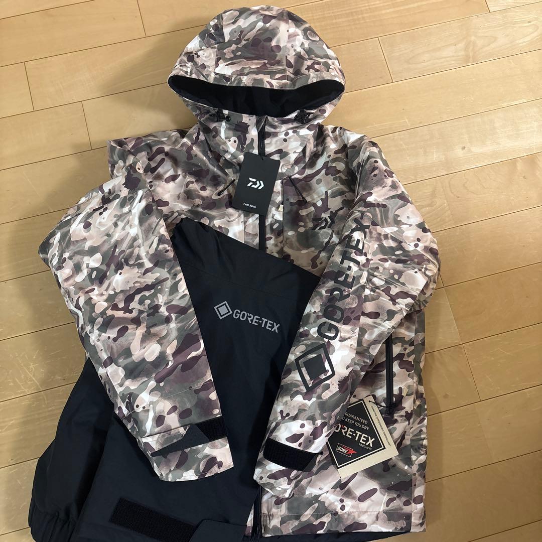 ☆新品☆ダイワ　DW-1924　ゴアテックス　防寒 ウィンタースーツ　Mサイズ