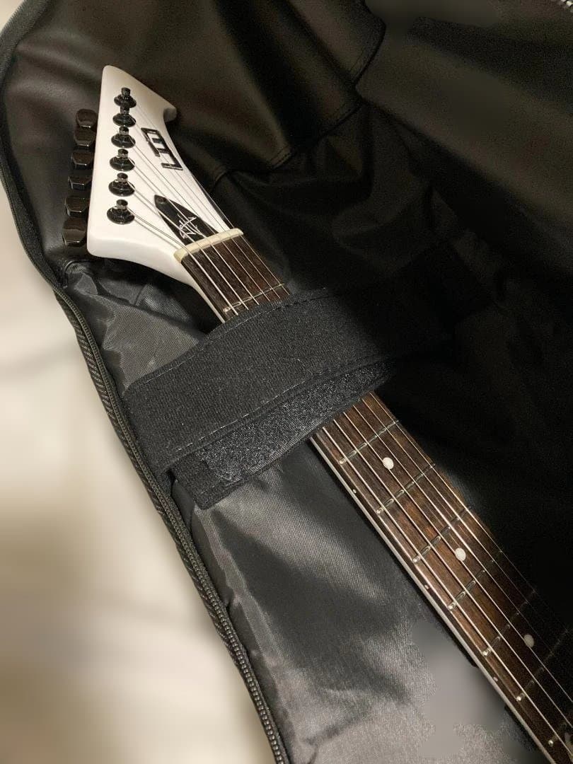 ギター LTD SNAKEBYTE  White