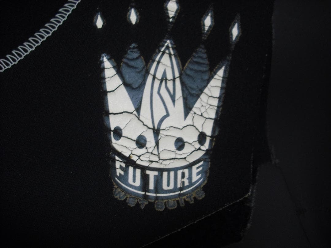 【快適に使えるセミドライ】FUTURE WAVE　ウエットスーツ　ML相当