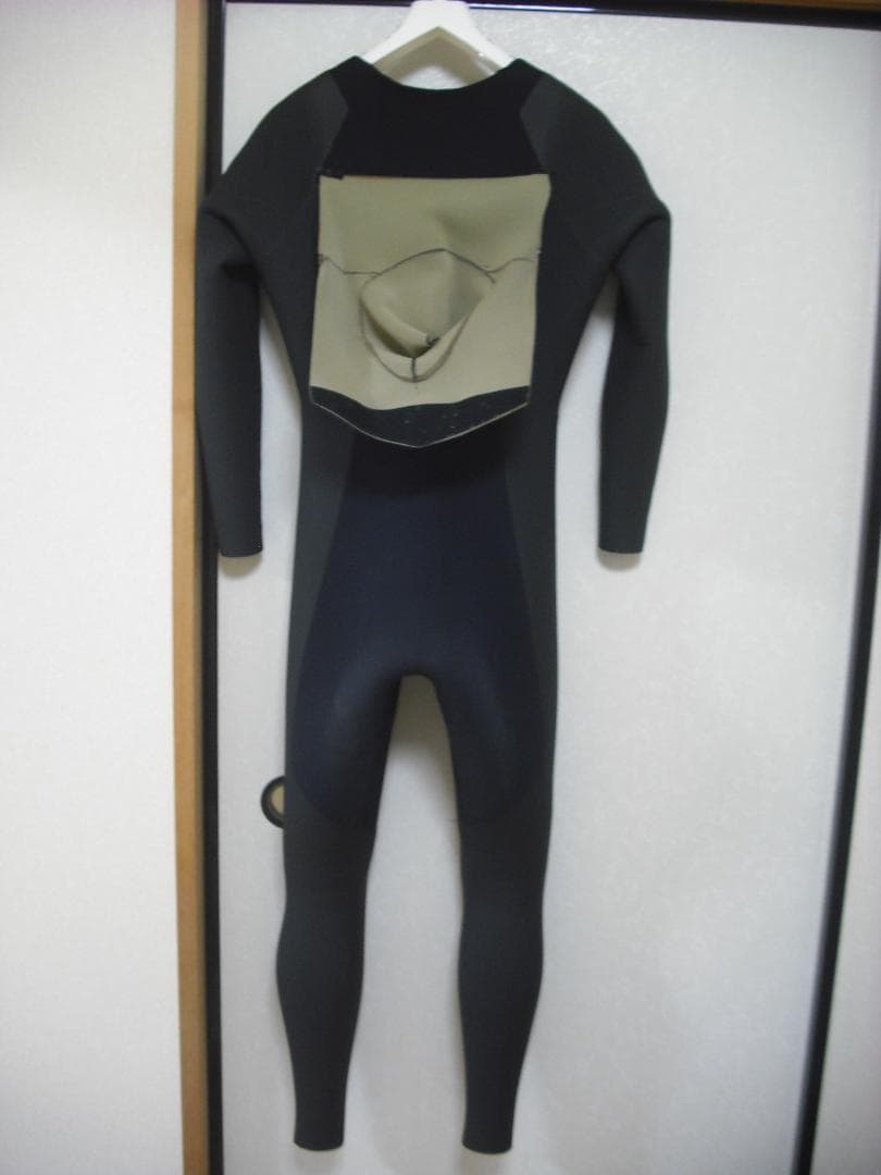 【快適に使えるセミドライ】FUTURE WAVE　ウエットスーツ　ML相当