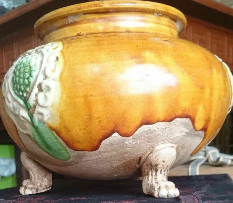 【唐三彩】三彩鍑（ふく・獣足三脚噐)