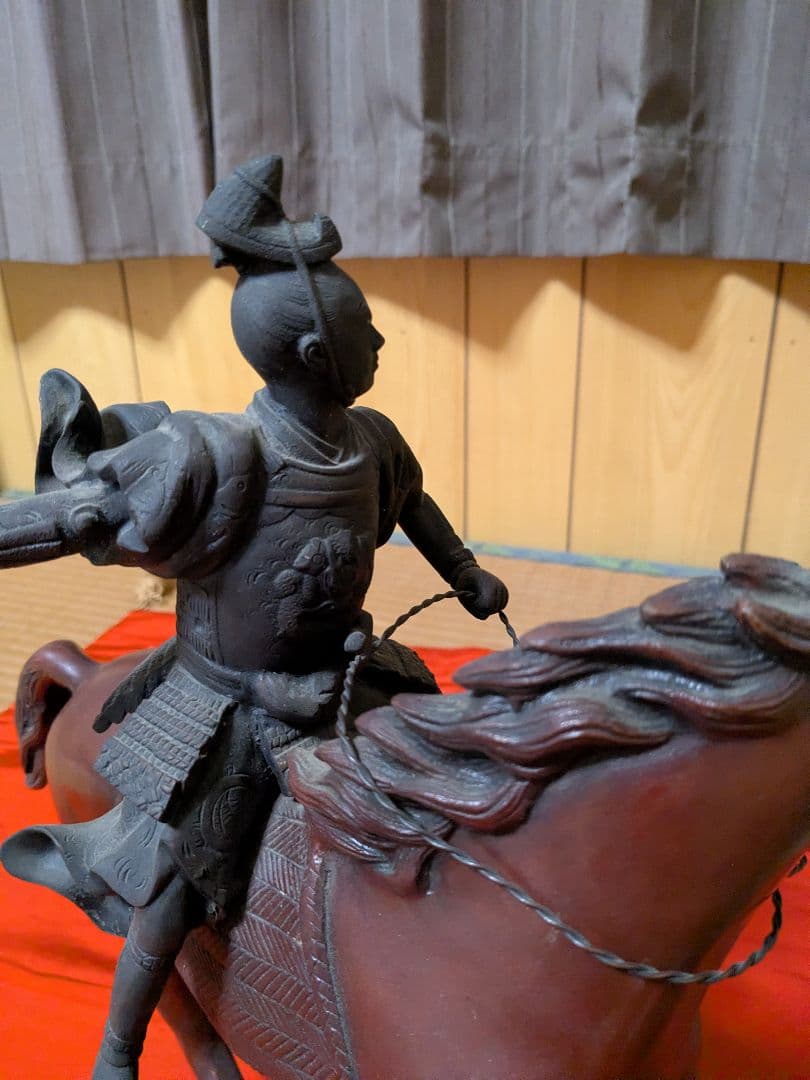 金工秀正造銅製騎馬武者像、超細密彫り、時代物！（干支の馬とは出来が違う美術品）
