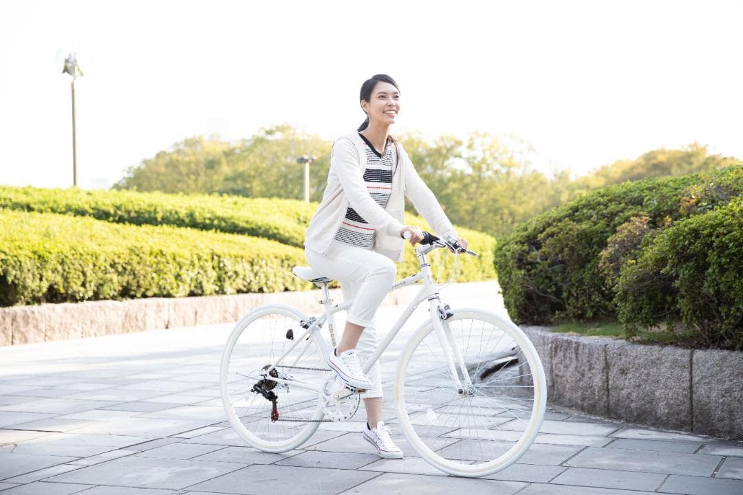 新品/送料無料　クロスバイク　シマノ製6段変速700×28c ホワイトグリーン