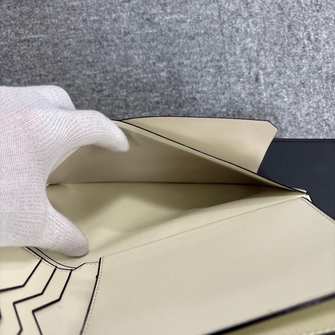 valextra パスポートケース