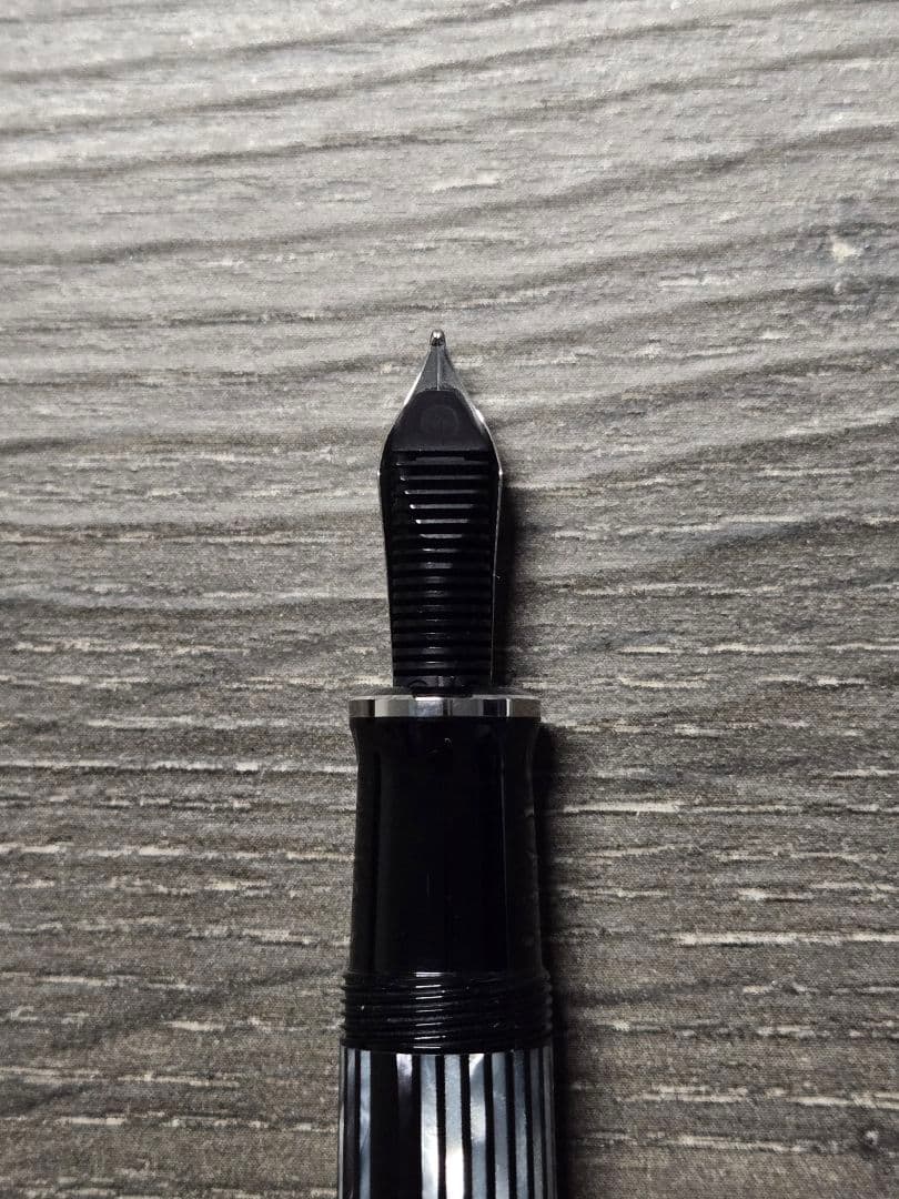 【限定】ペリカン スーベレーン M605 トータスシェルブラック Fニブ