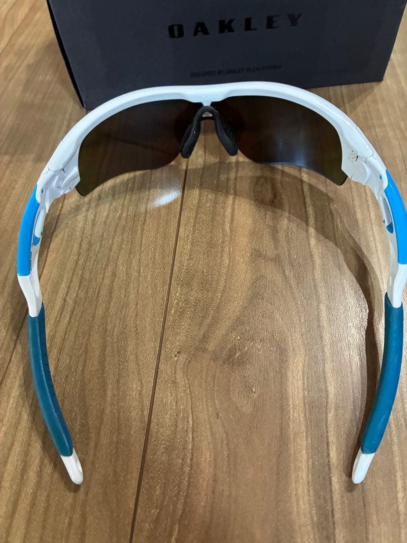 《限定品》OAKLEY サングラス 横浜DeNAベイスターズモデル