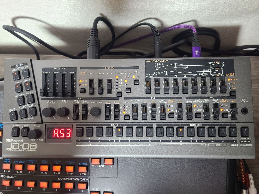 鍵盤楽器 Roland JD-08