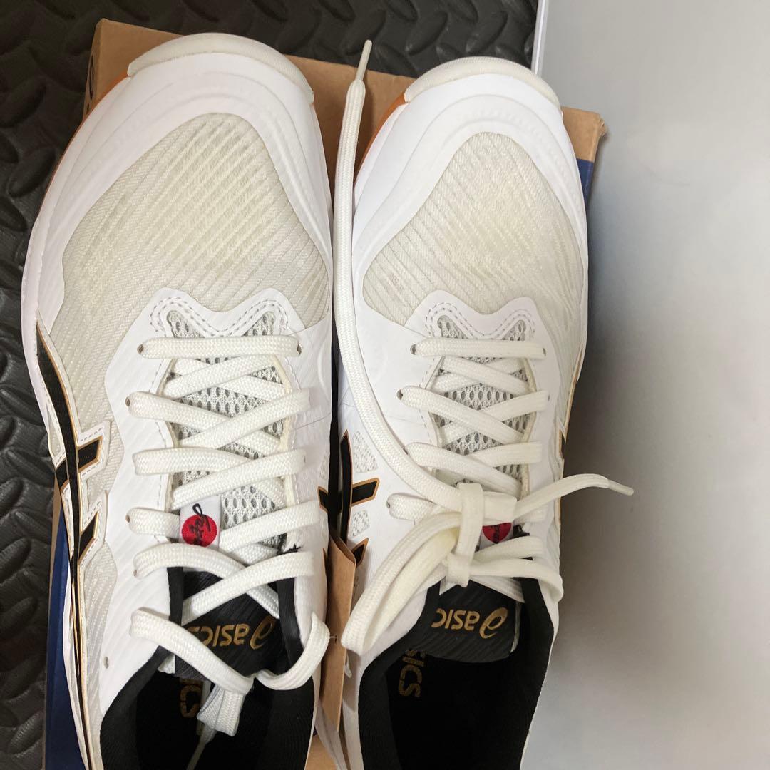 ゆ*な様 ASICS バレーボールシューズ ホワイト/ブラック/ゴールドJAPA