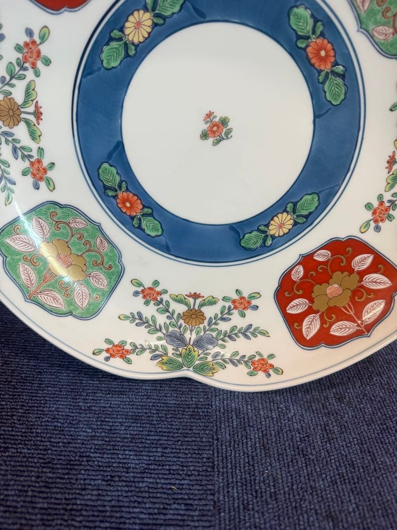 1594 有田焼　其泉窯　染錦四方木甲章花文　大皿　31cm