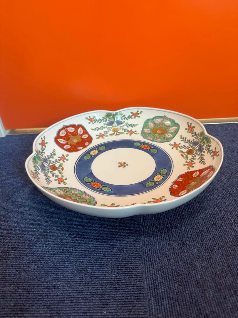 1594 有田焼　其泉窯　染錦四方木甲章花文　大皿　31cm