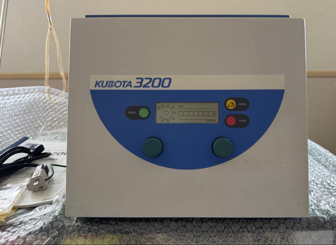 動物病院　KUBOTA 3200 ヘマトクリット遠心機