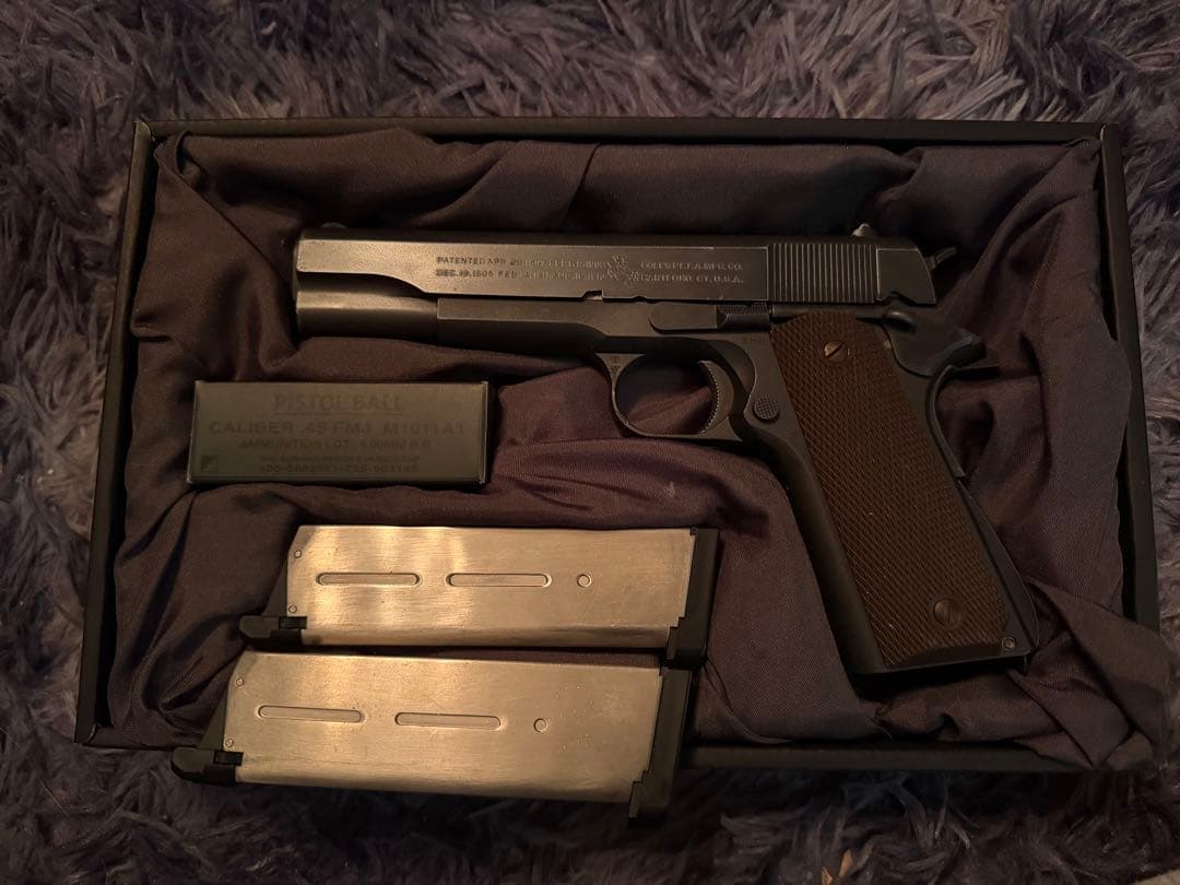 東京マルイCOLT GOVERNMENT 1911A1 ガスガン　マガジン2個
