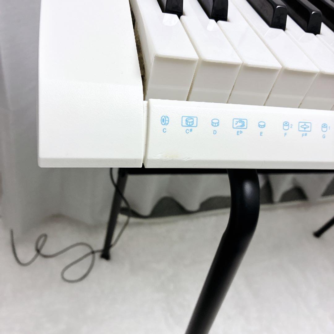 CASIO LK-311 ホワイトキーボード 61鍵 譜面台 台付 動作確認済み