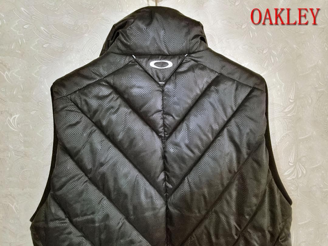 OAKLEY ブラック ベスト M