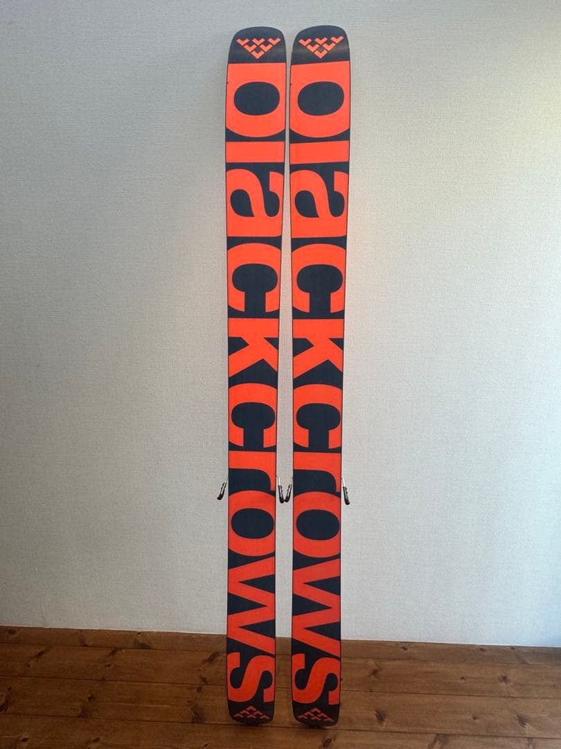 ブラッククロウズ ノクタ185 • マーカーキングピン13 •ポモカ シール付き