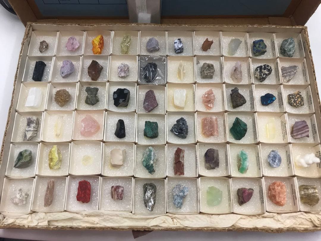 鉱物標本　60種