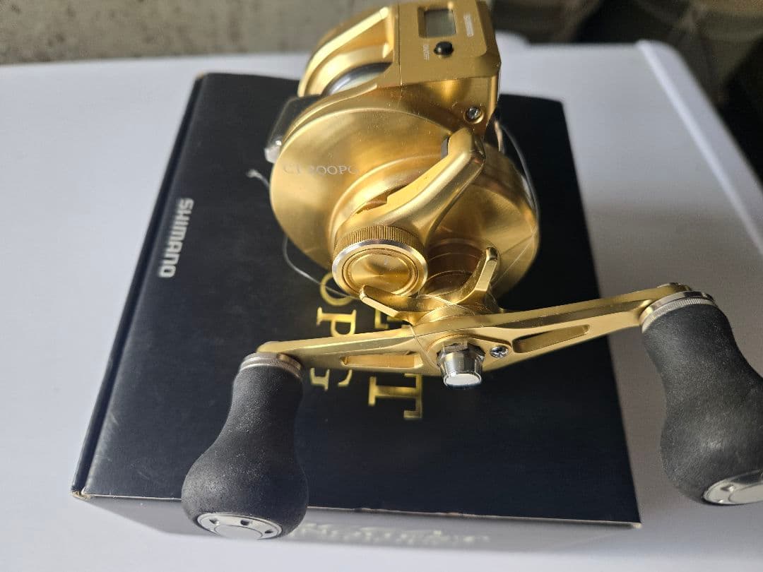 SHIMANO カルカッタコンクエストCT200PG