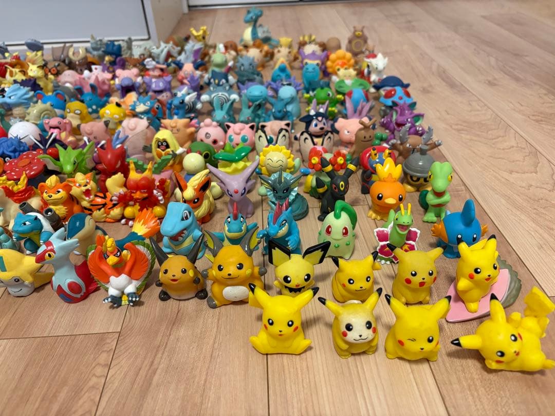 【希少】昔のポケモンキッズ 指人形 265個＋サトシなど14個　計279個