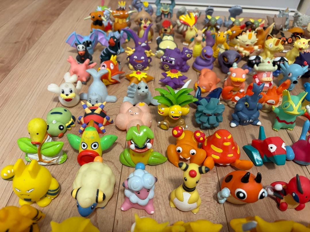 【希少】昔のポケモンキッズ 指人形 265個＋サトシなど14個　計279個