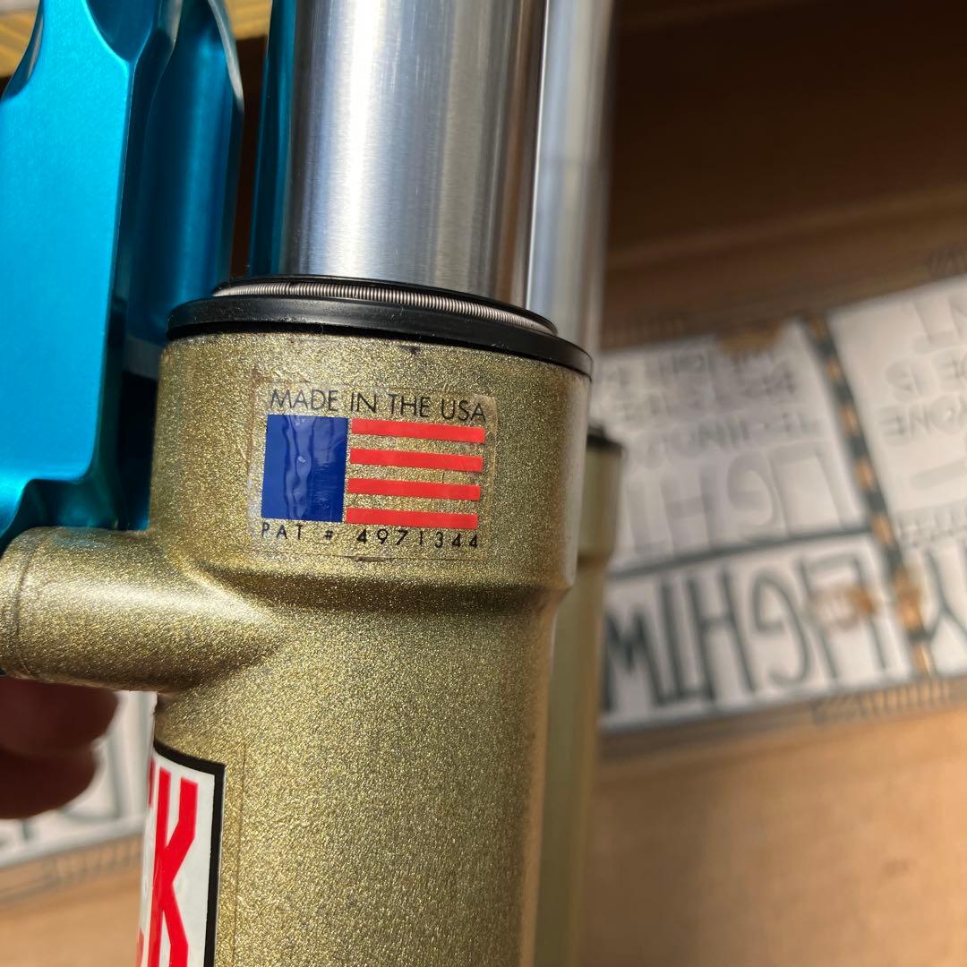 ROCK SHOX サスペンションフォーク マグネシウム製オーバーサイズ