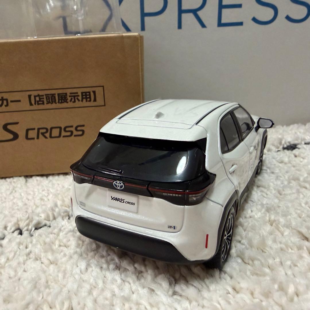 トヨタ ヤリスクロス カラーサンプル ミニカー