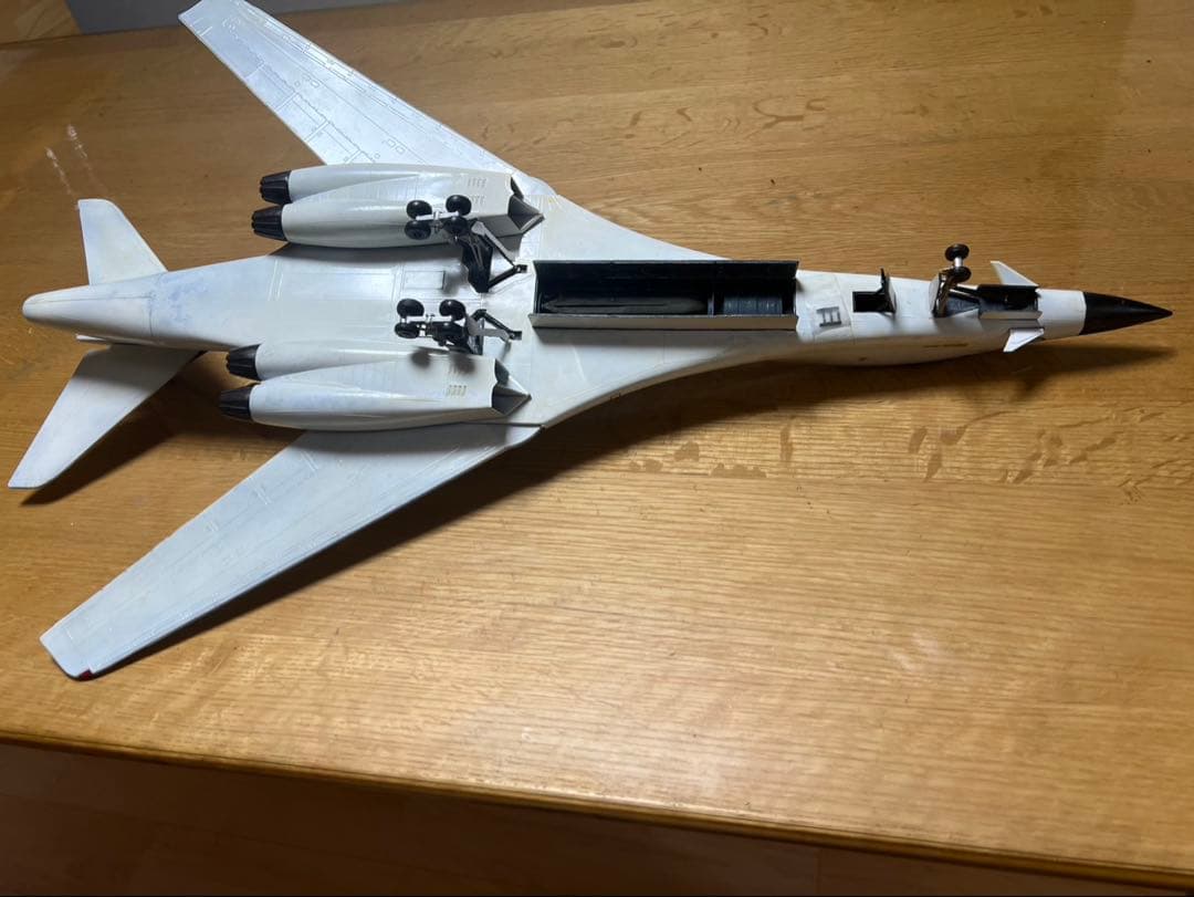 米国空軍爆撃機 ロックウェルB1ランサー(1/72)