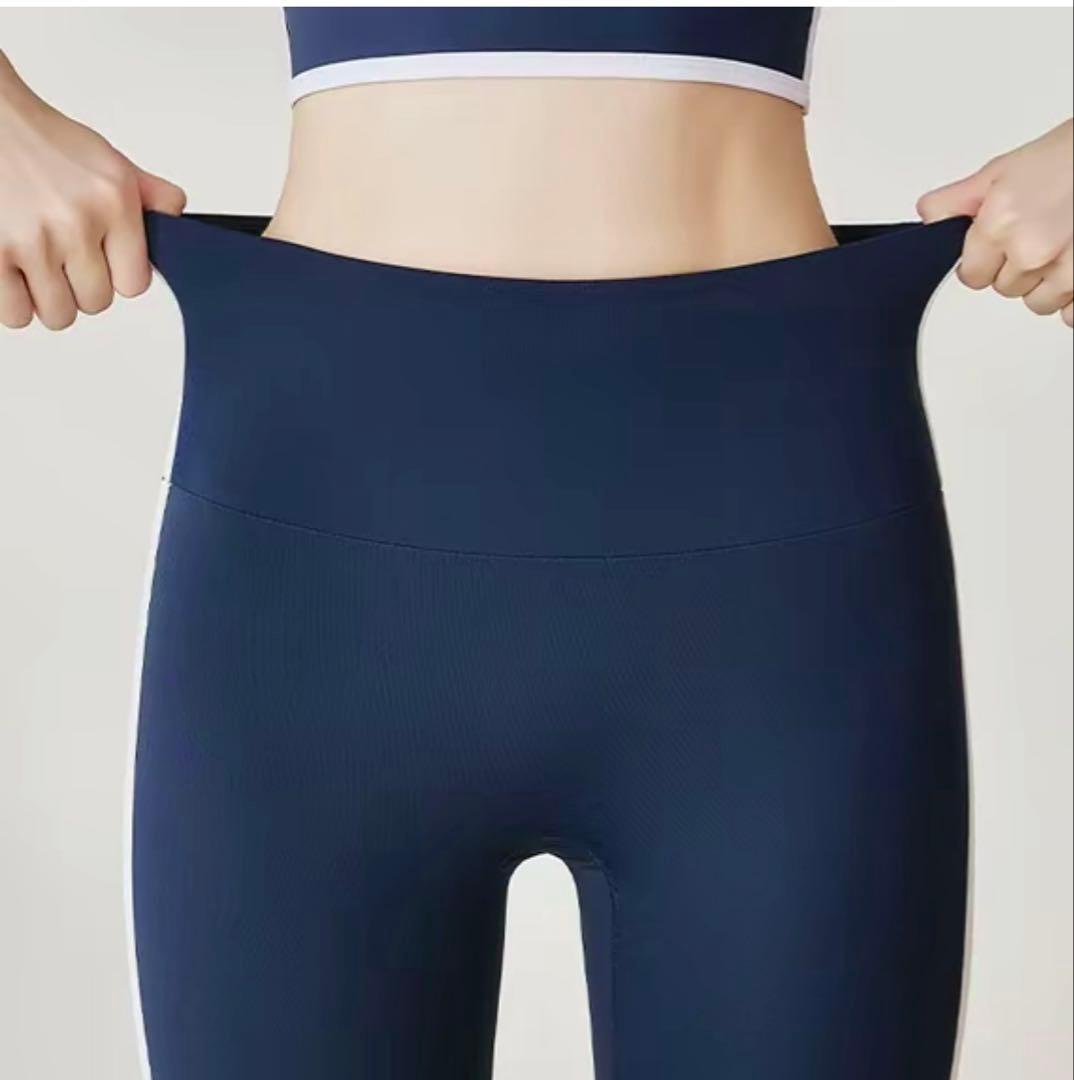 未使用　キャミソール&ハイウエストストライプフレアレギンスセット　M