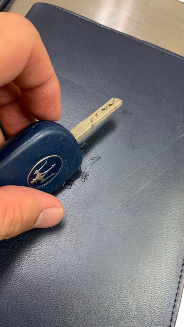 マセラティ　グランツーリスモ　ブックカバー&鍵