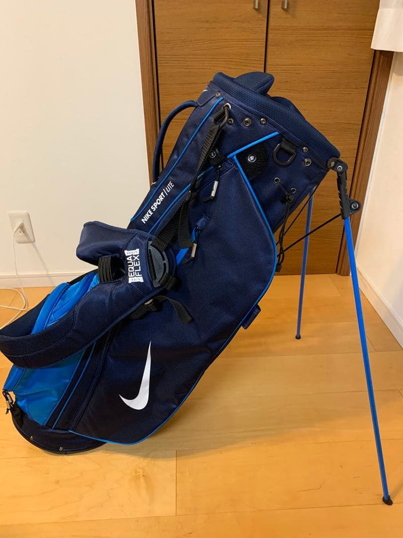 美品　Nike Sport Lite ゴルフバッグ キャディバック スタンド