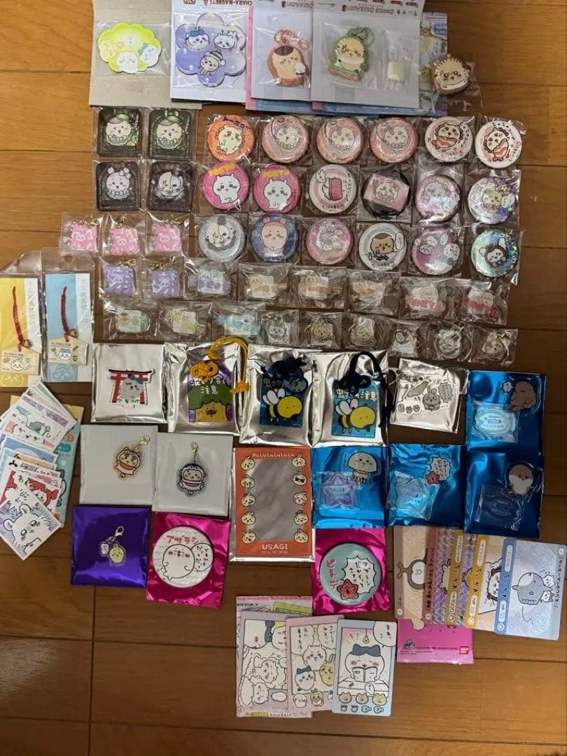 ちいかわ　缶バッジ　リルチャーム　キーホルダー　くじ