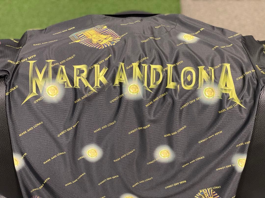 【激レア】『目立ち度１２０%』 MARK AND LONA スカル王冠ポロシャツ
