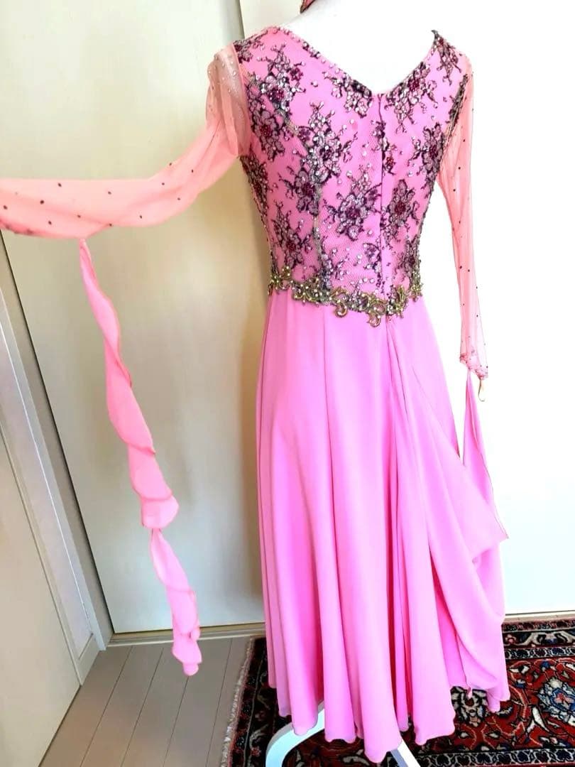 ピンクの社交ダンスドレス ショート丈