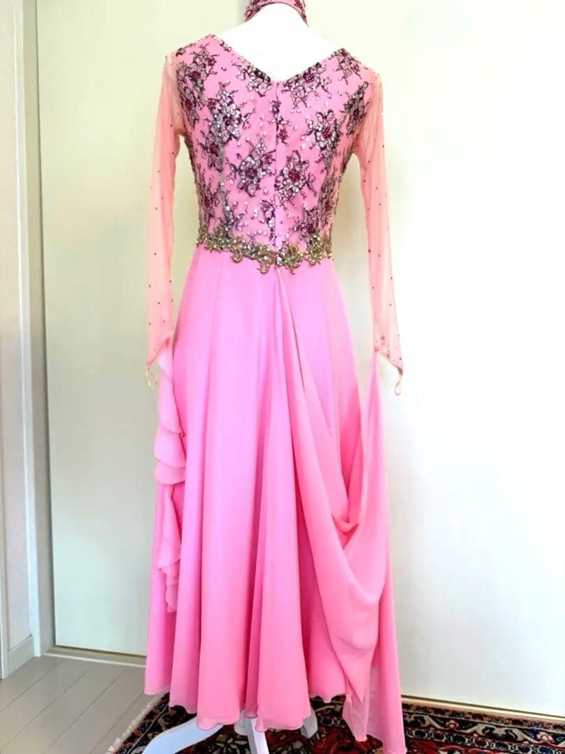 ピンクの社交ダンスドレス ショート丈