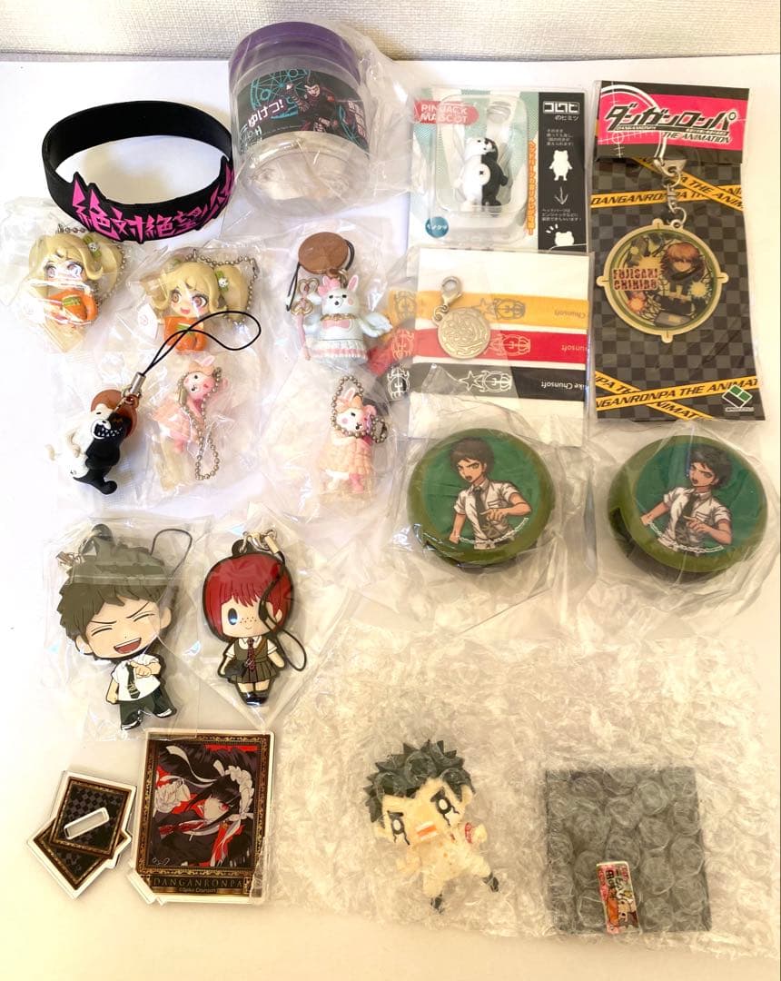 ダンガンロンパ　狛枝ぬい、終里どあっぷ缶バッジ等29点(写真4枚あり)