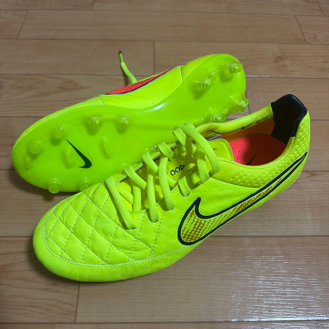 ナイキ ティエンポレジェンド5 FG ACC 25.5cm