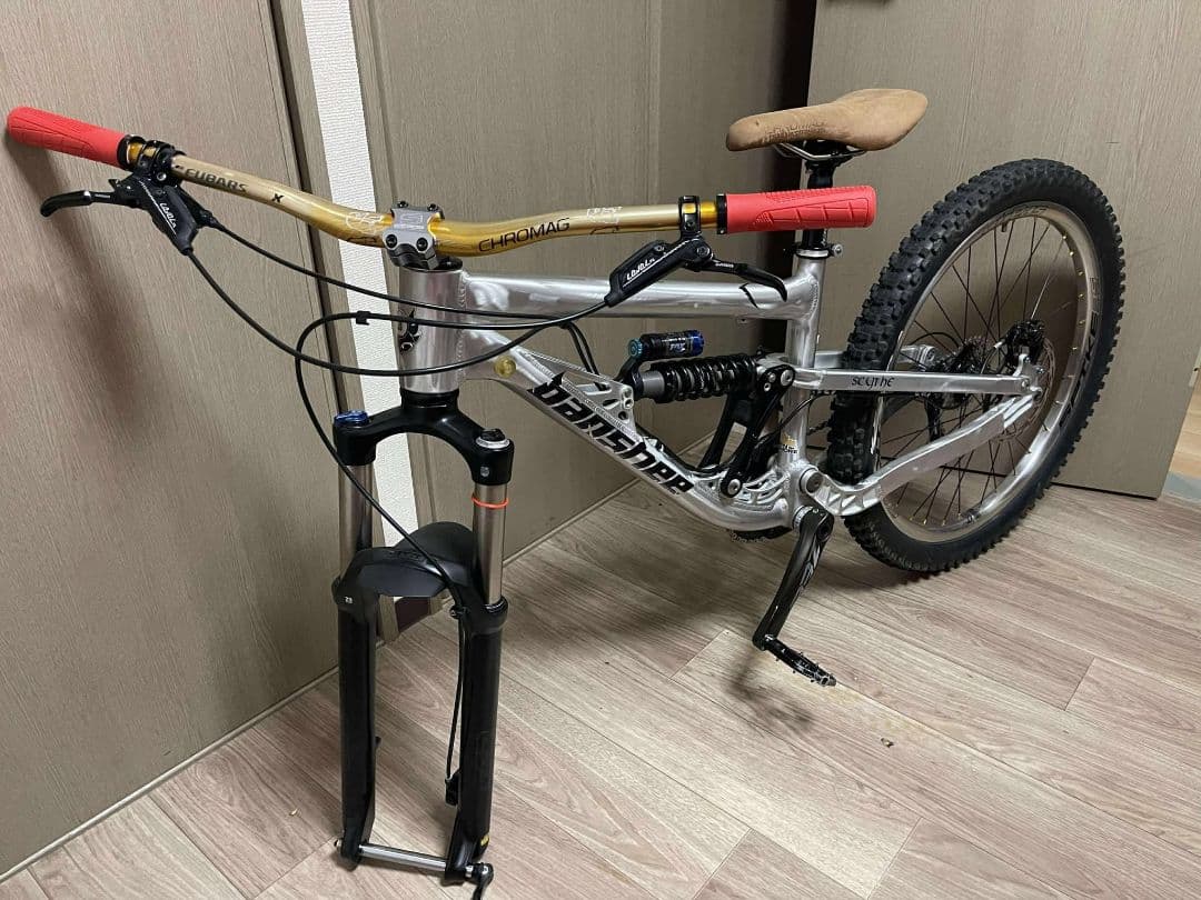 Banshee ダウンヒルバイク