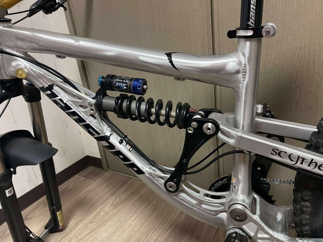 Banshee ダウンヒルバイク