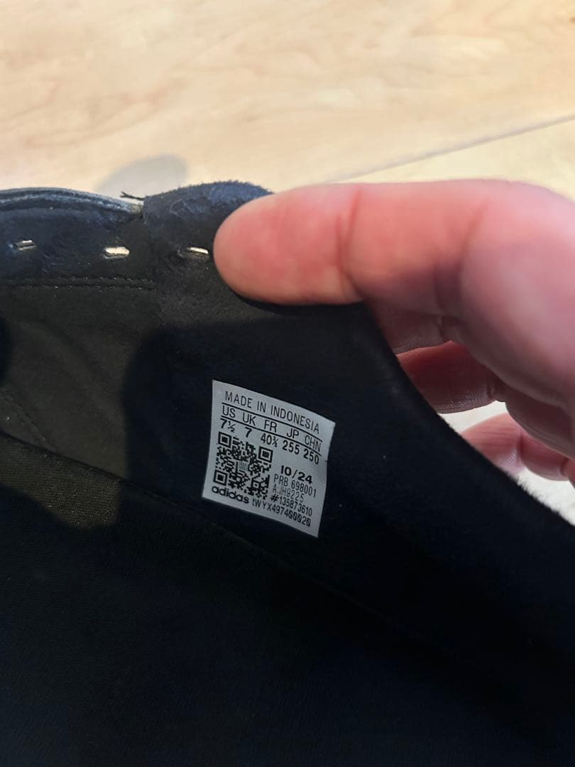 adidas サッカーシューズ ブラック/ホワイト/ピンク