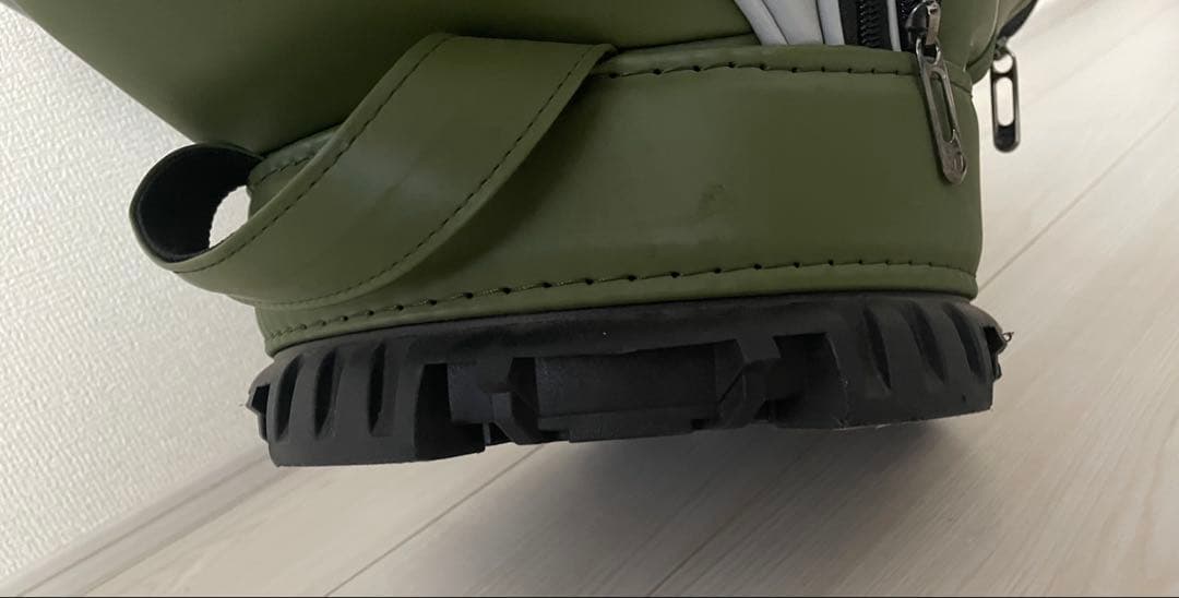 TaylorMade オリーブグリーン ゴルフバッグ