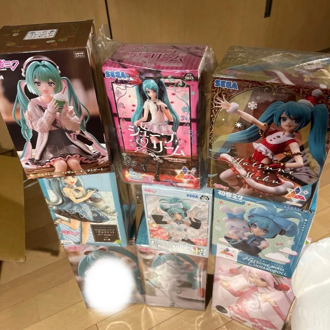 特撮 Hatsune Miku& cinnamon roll Sanrio Set